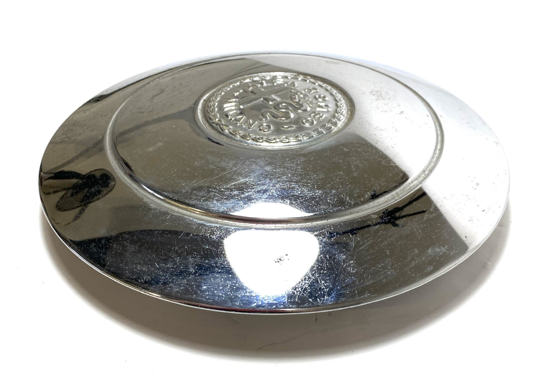 N0204 ORIGINAL EARLY 105 (1300) HUBCAP