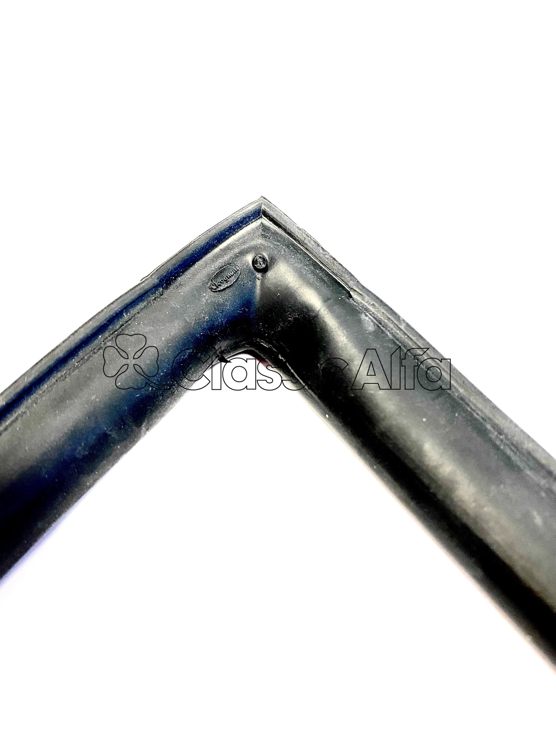 RB002 GT/GTV LEFT MAIN DOOR RUBBER SEAL