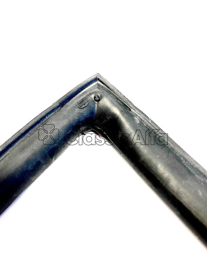 RB002 GT/GTV LEFT MAIN DOOR RUBBER SEAL