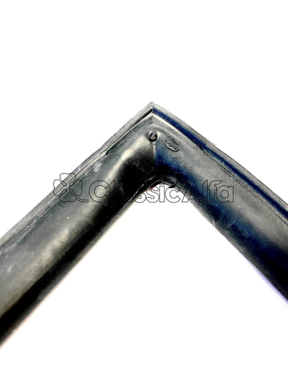 RB003 GT/GTV RIGHT MAIN DOOR RUBBER SEAL