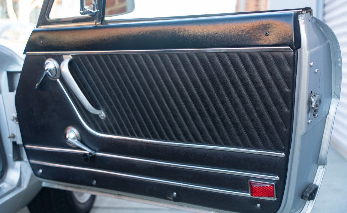 RB011/1 HORIZONTAL DOOR WINDOW FELT WITH METAL STRIP 