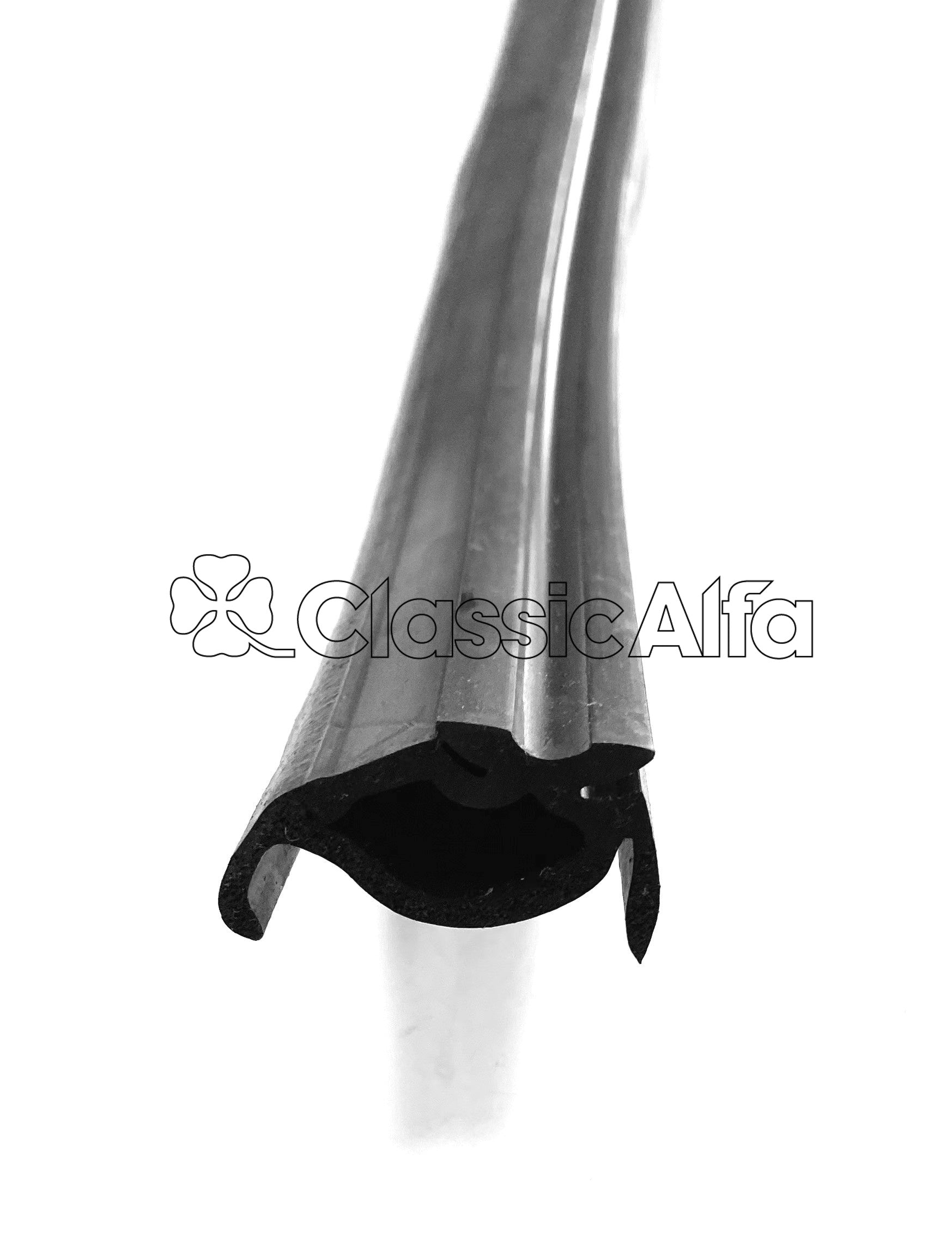 RB027 SPIDER 1970-93 SOFT-TOP FRONT SEAL