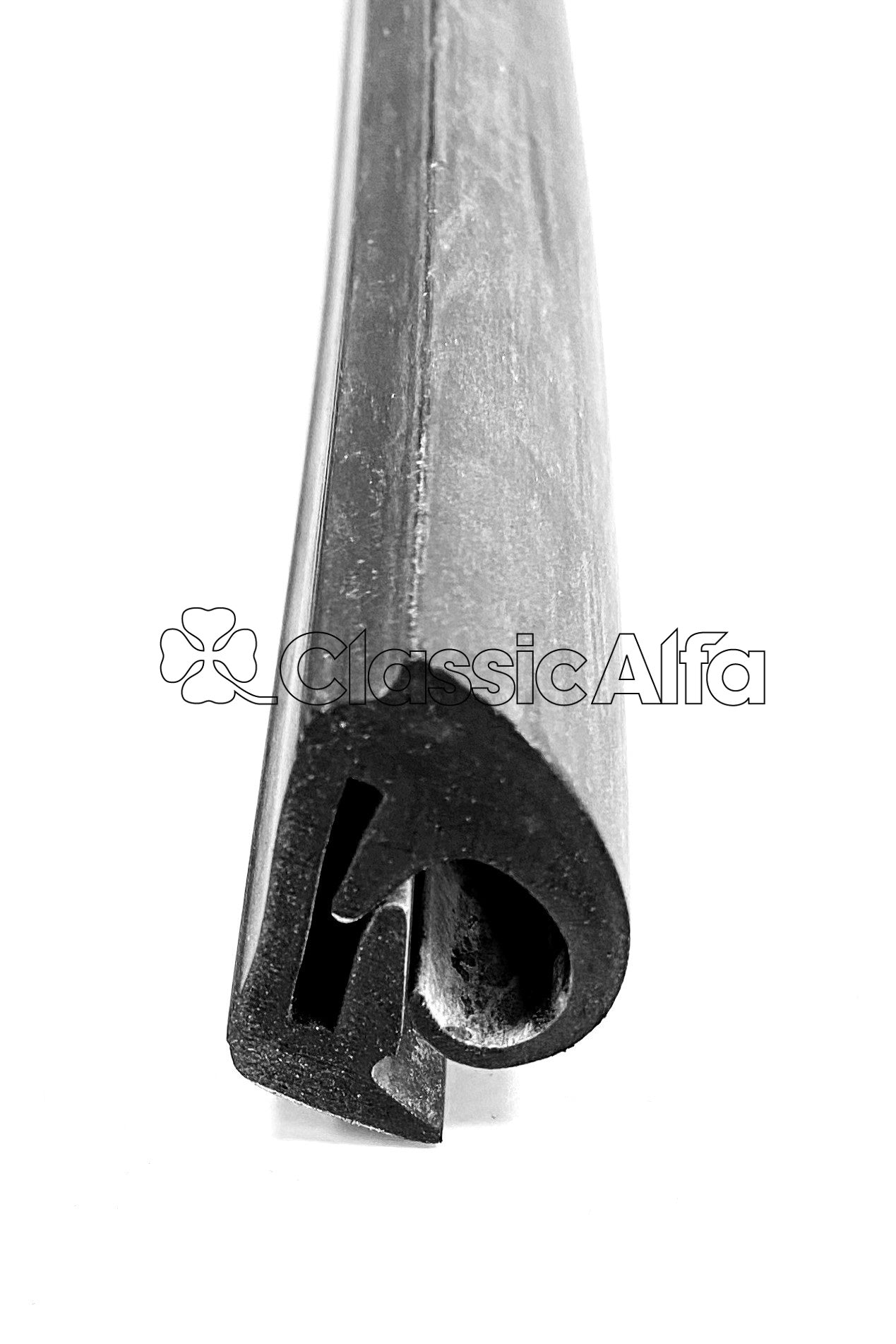 RB033 SPIDER 1966-69 HARDTOP DOOR WINDOW SEALS