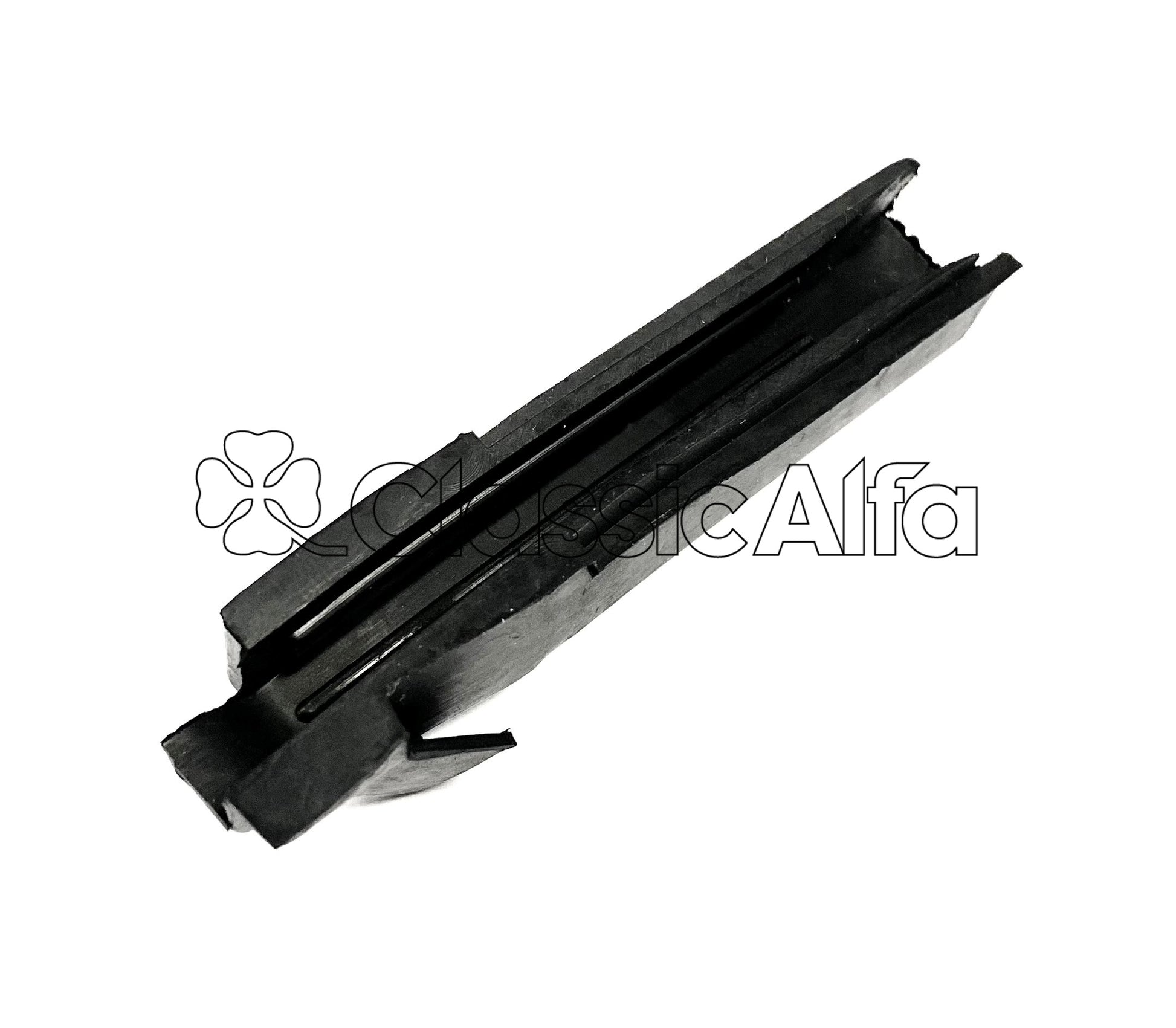 RB040 GT/GTV DOOR GLASS RUNNER END SEAL - LEFT
