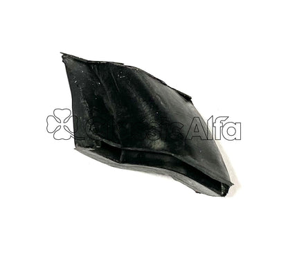 RB041 GT/GTV FRONT QUARTERLIGHT TO DOOR SEAL - LEFT