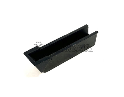 RB044 SPIDER QUARTERLIGHT TOP FINISHING RUBBER- 1970 on