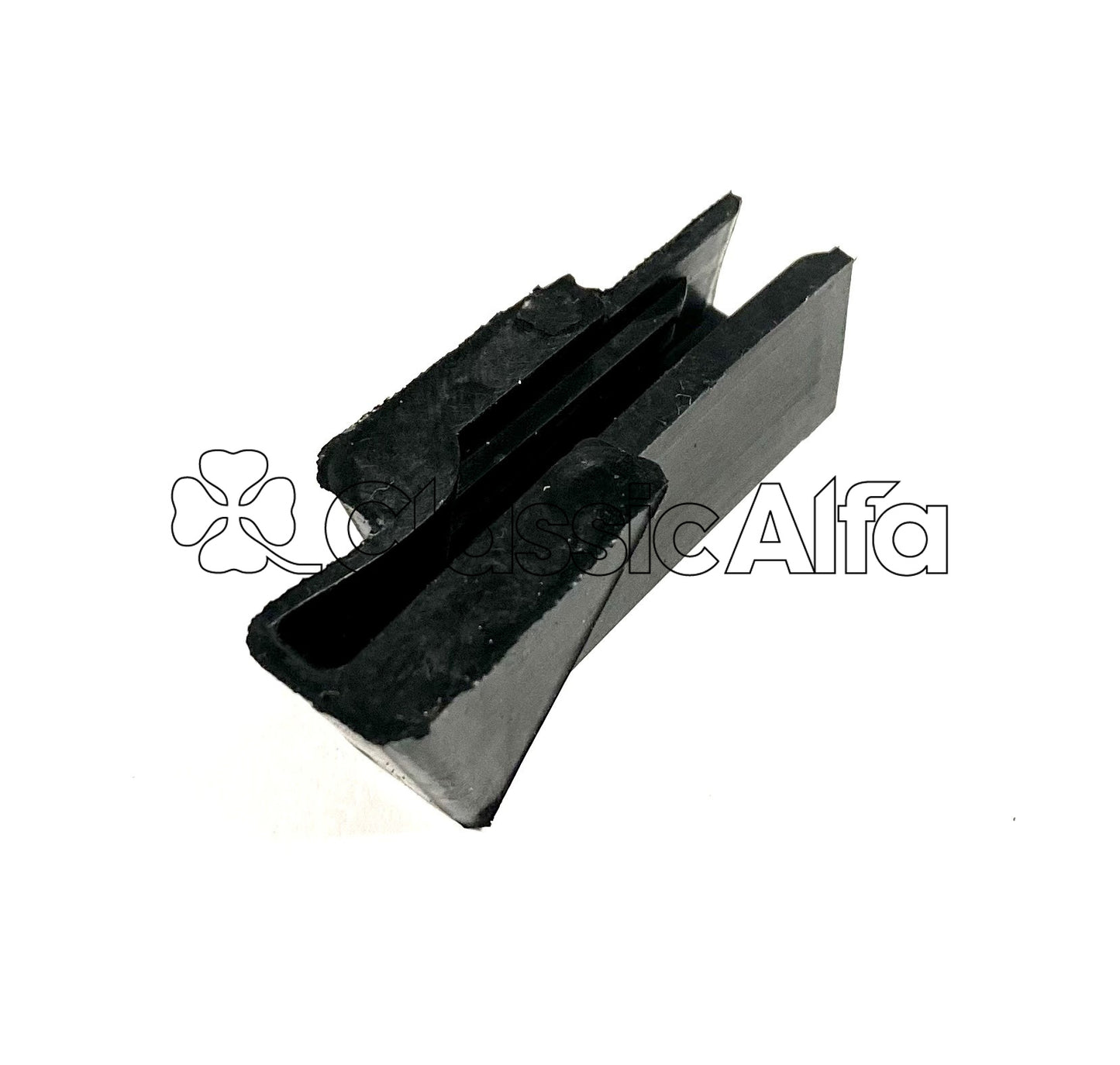 RB051 GT QUARTERLIGHT TOP SEAL - LEFT