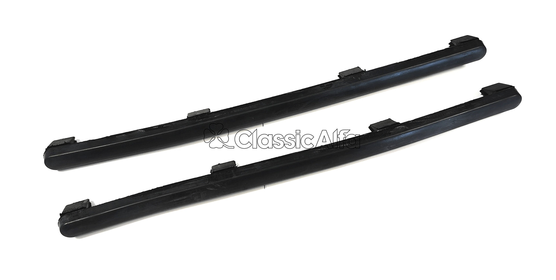 RB070 ROUNDTAIL SPIDER REAR OVER RIDER RUBBERS - PAIR