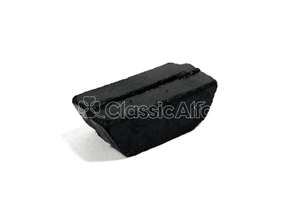 RB114 FRONT BUMPER TO NOSE PANEL SPACER RUBBER - 1986-93