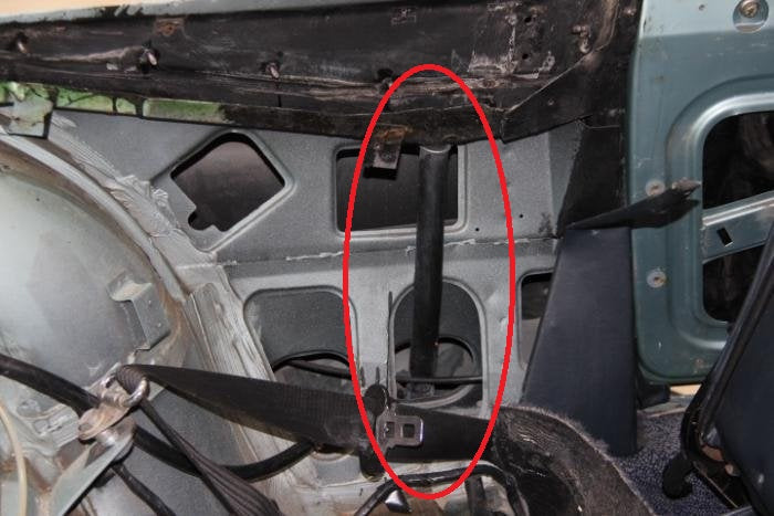 RB146 SPIDER SOFT TOP DRAIN HOSE - B-POST TO SILL