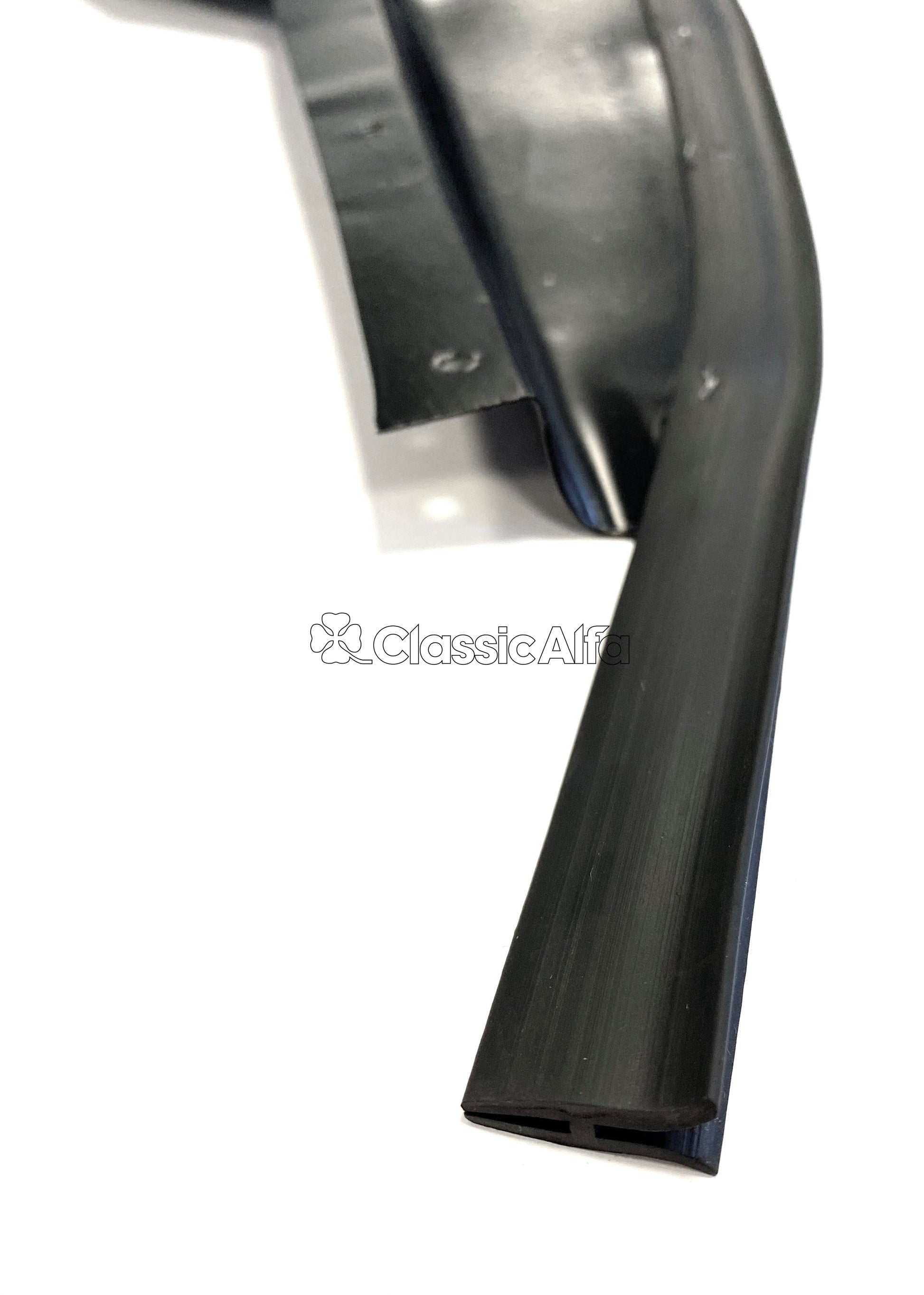 ST032 GT SPLASH PANEL REAR LEFT