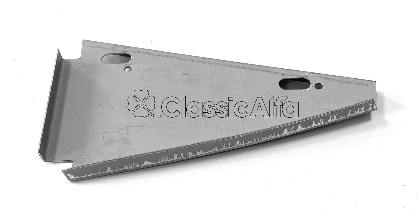 ST230 LOWER FRONT SPLASH SHIELD SUPPORT PANEL RIGHT- SPIDER 70-83