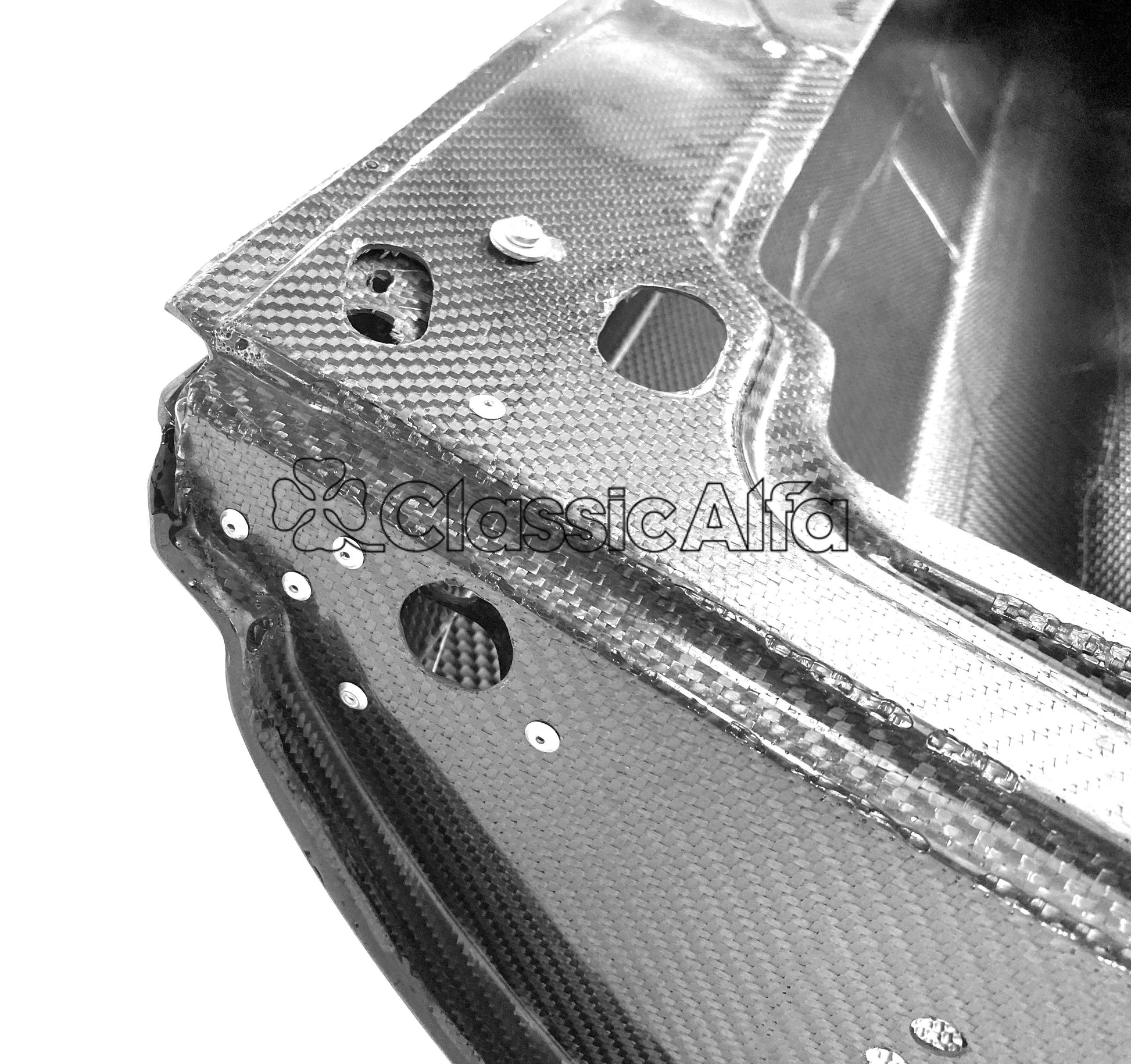 ST307 CARBON FIBRE LEFT DOOR - 105 SERIES GT/GTV