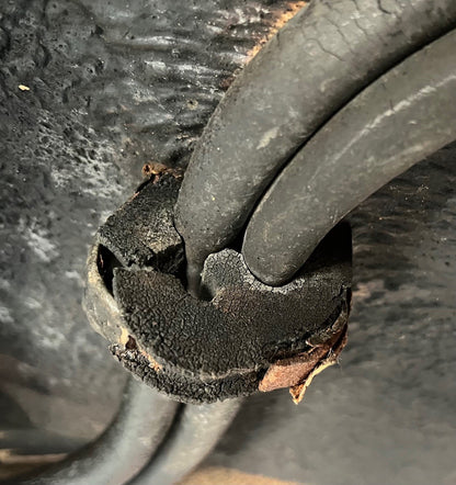 FL140 FUEL LINE SUPPORT RUBBER - INJECTION 