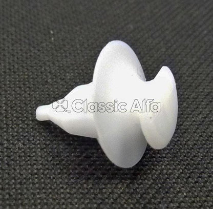 IN106 CLIP FOR DOOR TRIM PANEL 1990-93