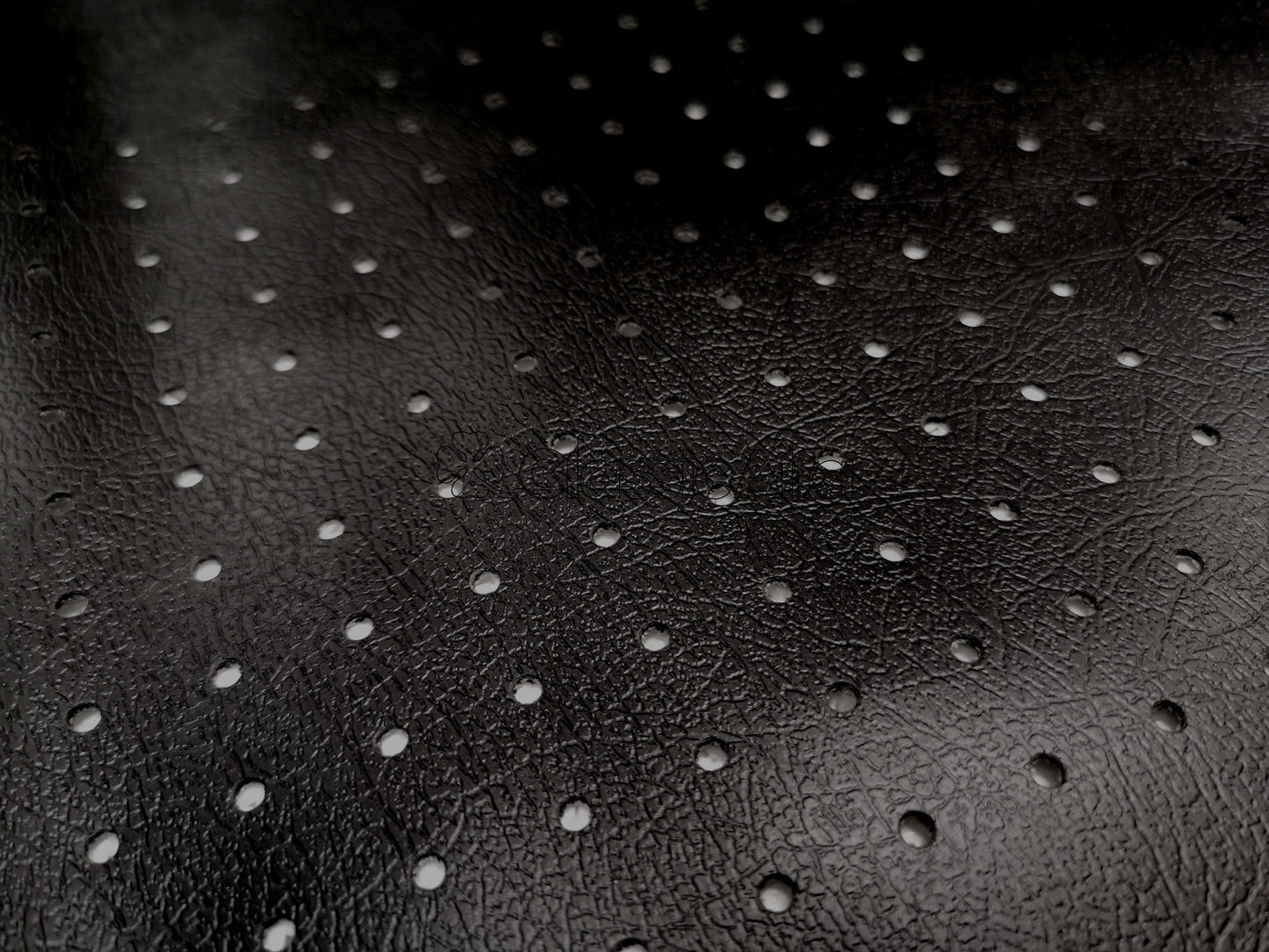 MN069/1 MONTREAL SEAT COVER BLACK CLOTH & VINYL