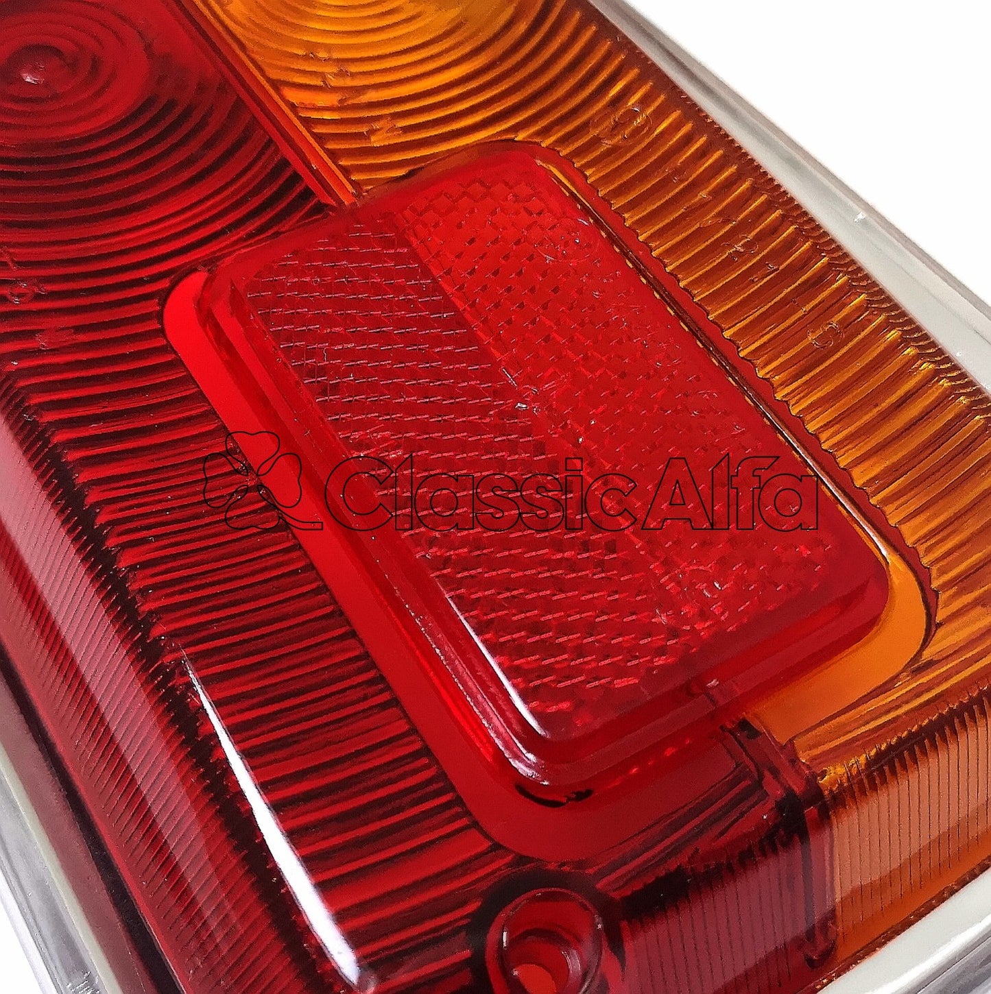 LT100 REAR LENS GT / 1750GTV / GT JUNIOR (PATTERN PART) LEFT