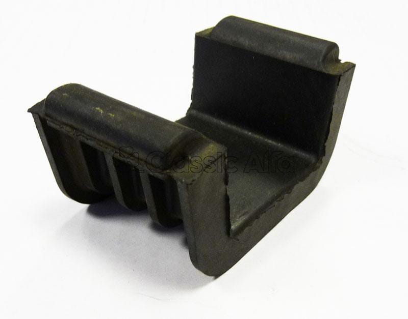 WA050 RADIATOR BOTTOM SUPPORT RUBBER