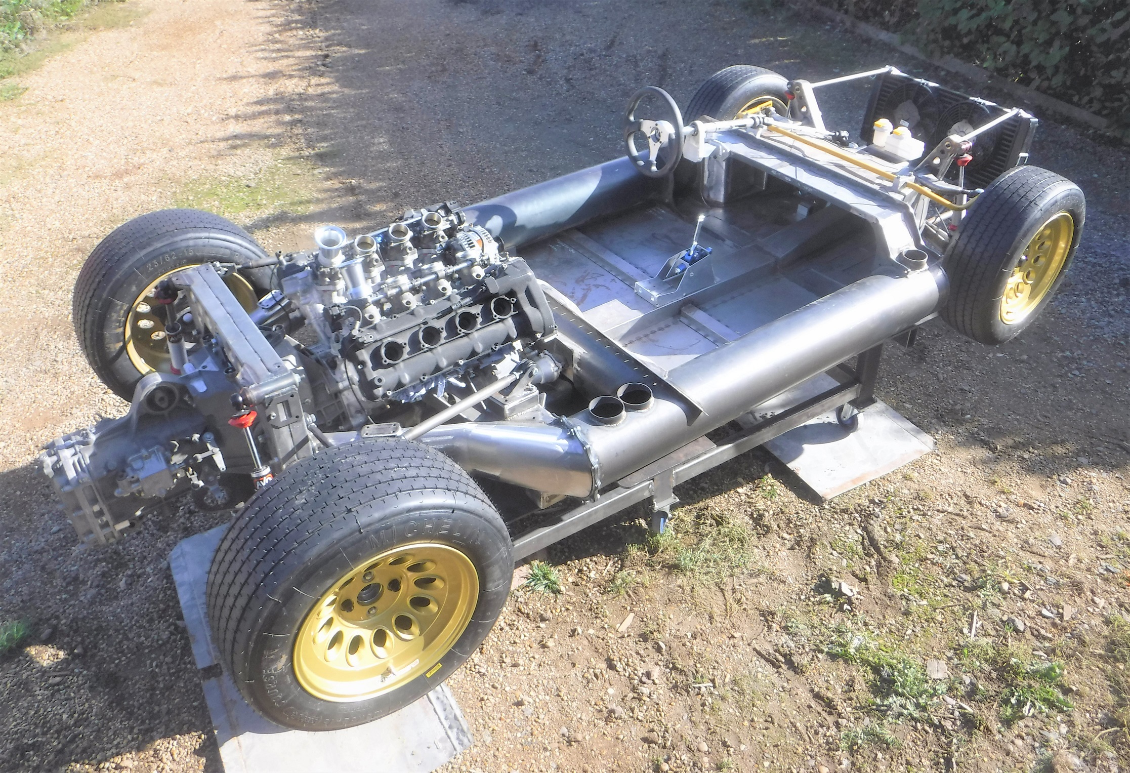 alfa romeo 33 stradale engine